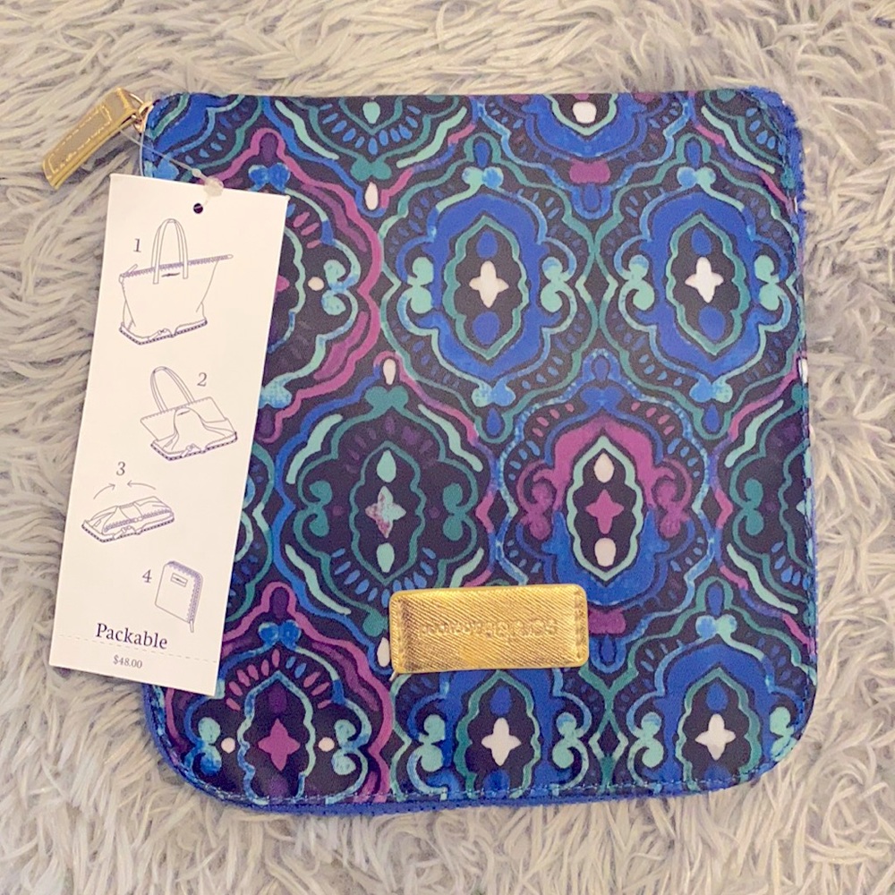 NWT Scrubs and Beyond Packable Tote Bag